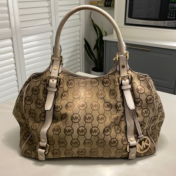 Michael Kors Purse - Picture 1 of 4